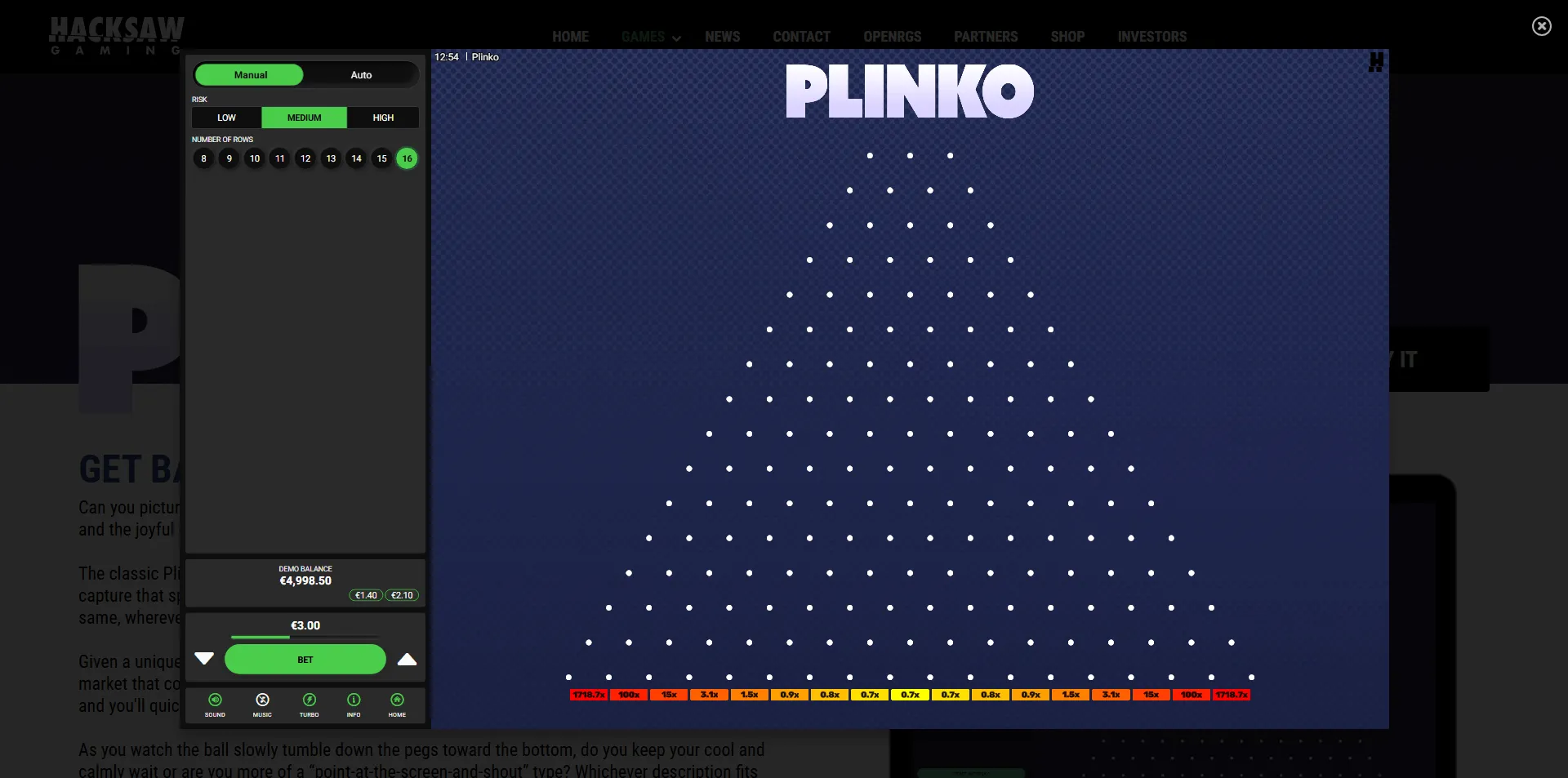 Plinko-Spiel von Hacksaw Gaming mit dreieckigem Spielfeld, einstellbarem Risiko, 16 Reihen und farbigen Gewinnfeldern mit Multiplikatoren von 0,7x bis 1787,7x